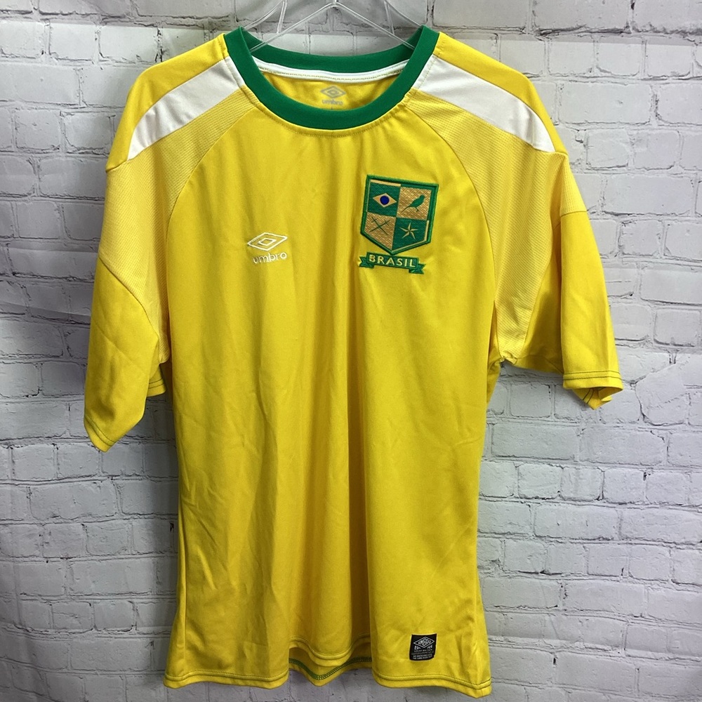 NWT Umbro Brasil  Embroidered Soccer‎ Jersey T-shirt Yellow Green Size Large